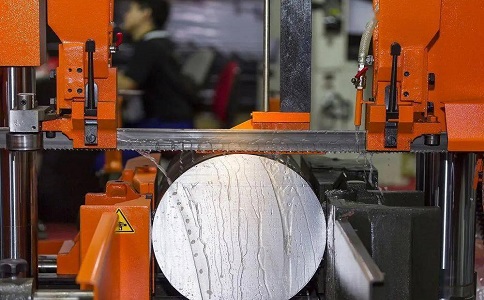 邻水立式金属带锯床切削出现跑带故障解决方法！